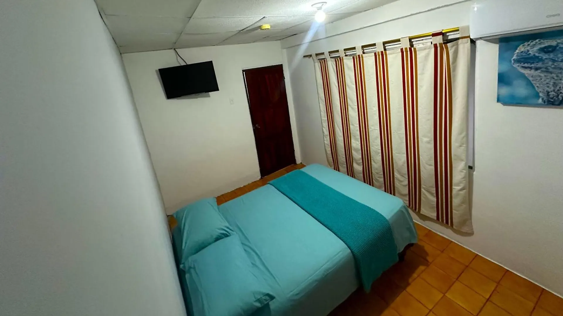 Hostal Puerto Ayora 0*,
