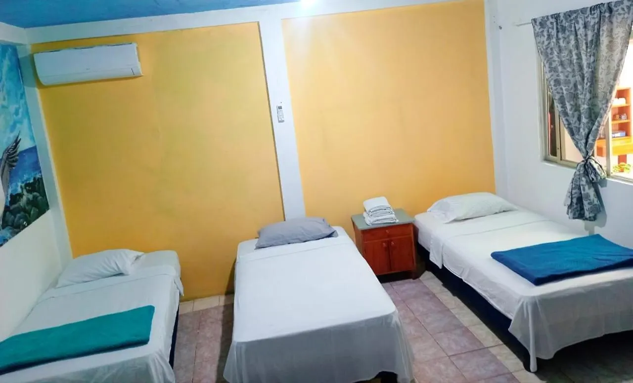 Hostal Puerto Ayora 0*, 푸에르토아요라